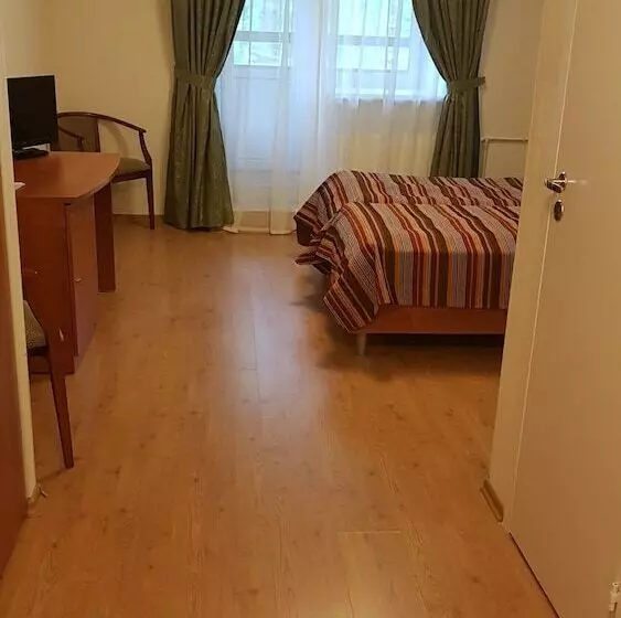 Hotelli Dom Tvorchestva Arkhitektor