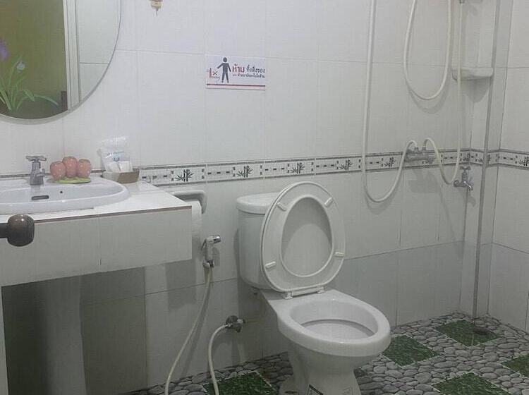 בית מלון כפרי Downhill Resort