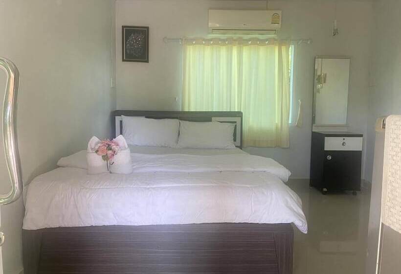 בית מלון כפרי Downhill Resort