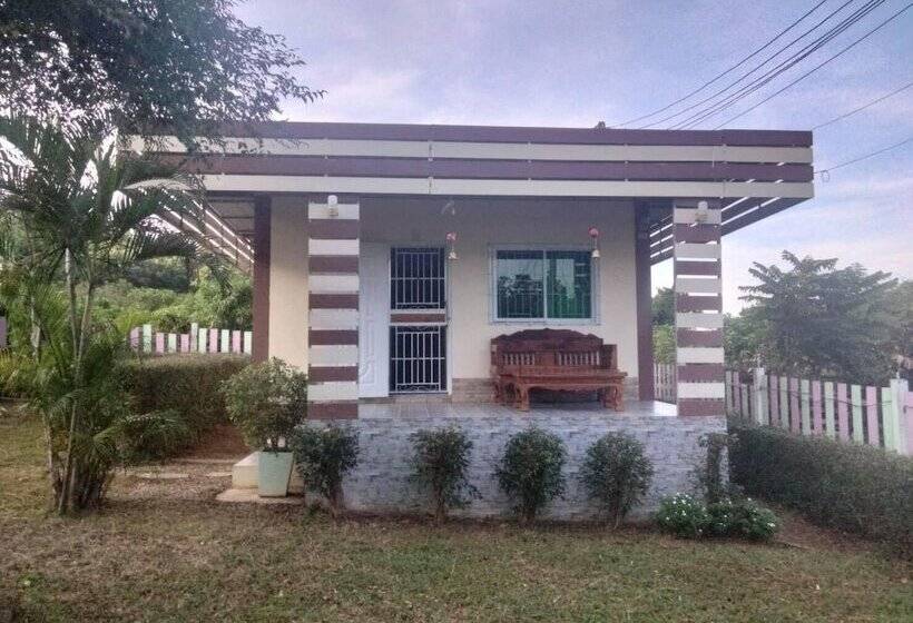 בית מלון כפרי Downhill Resort