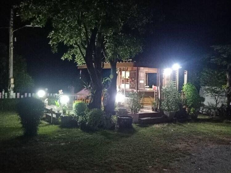 בית מלון כפרי Downhill Resort