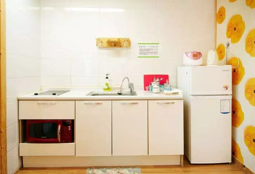 Hotelli Blue In Blue Pension