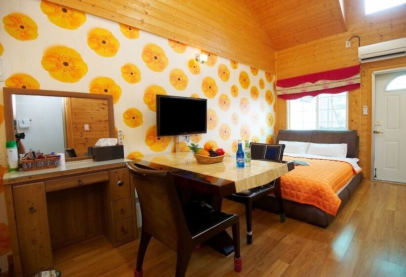 فندق Blue In Blue Pension