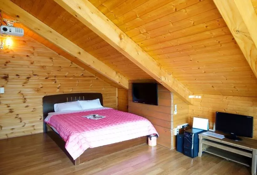 Hotelli Blue In Blue Pension