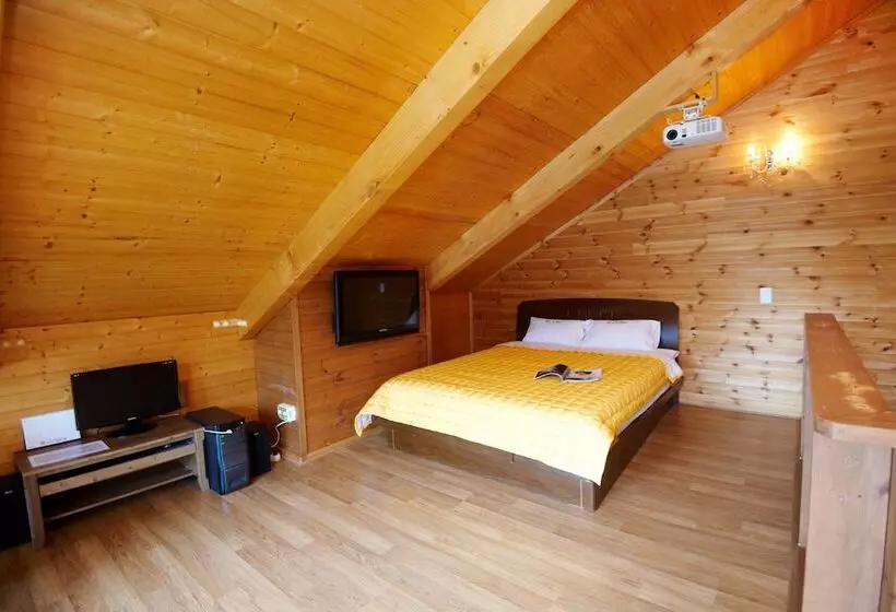 Hotelli Blue In Blue Pension