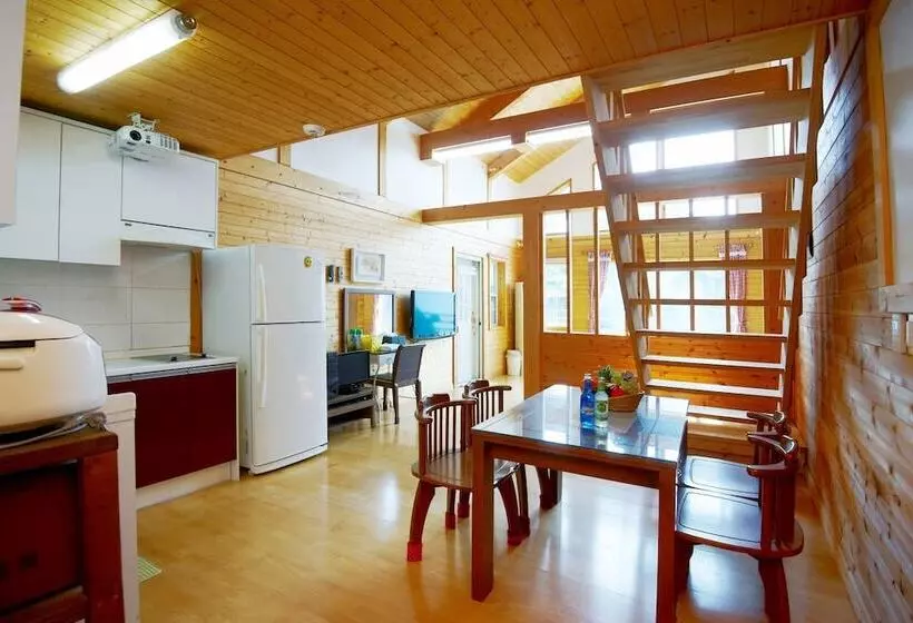 Hotelli Blue In Blue Pension