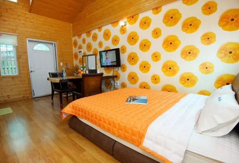 Hotelli Blue In Blue Pension