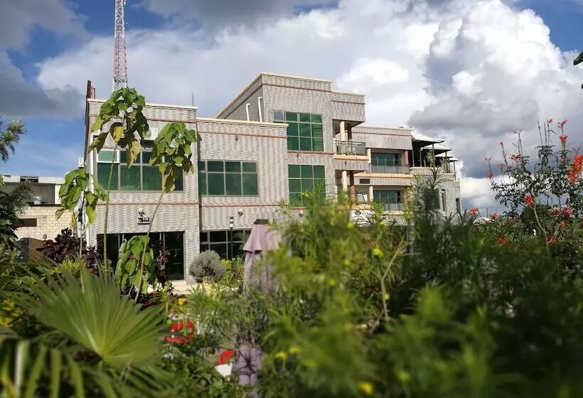 هتل Golden Zambezi Lodge