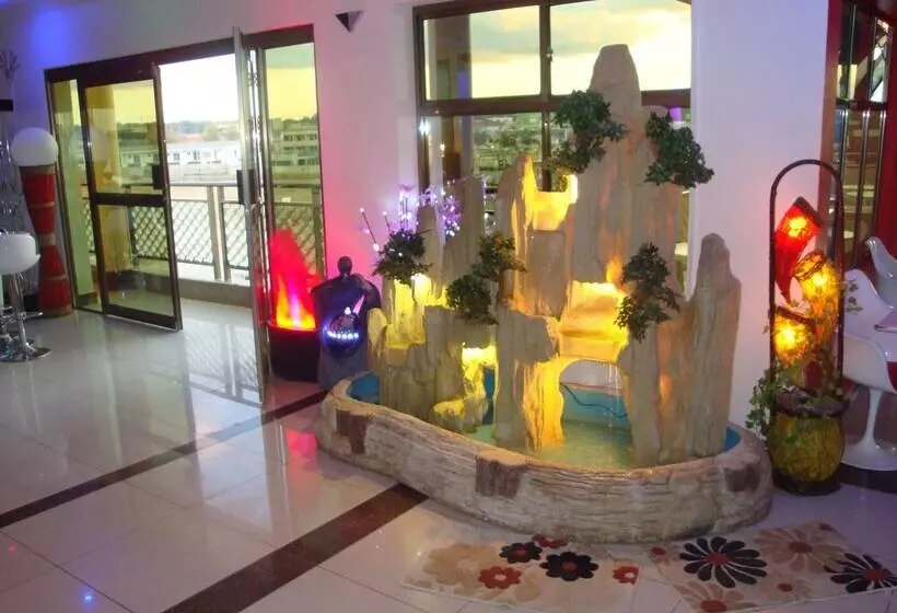 هتل Golden Zambezi Lodge