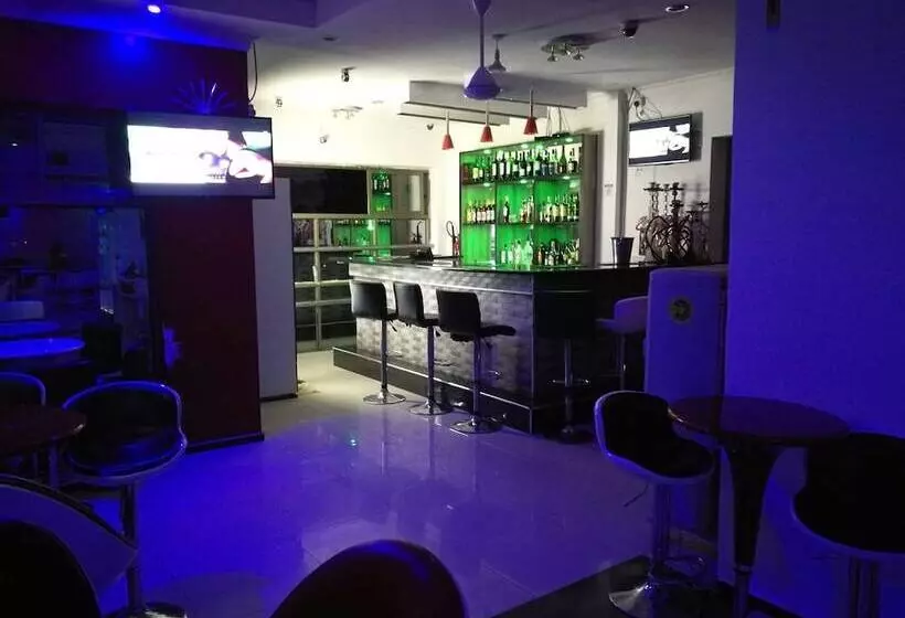 هتل Golden Zambezi Lodge