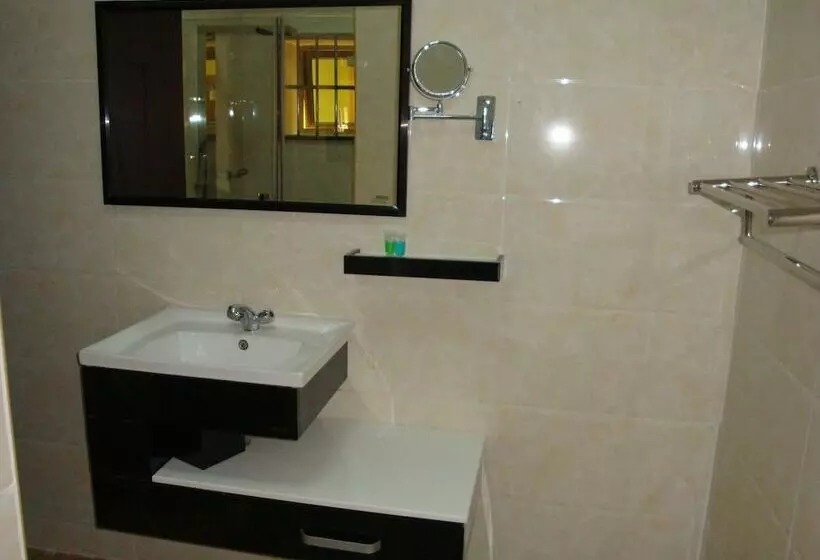 هتل Golden Zambezi Lodge