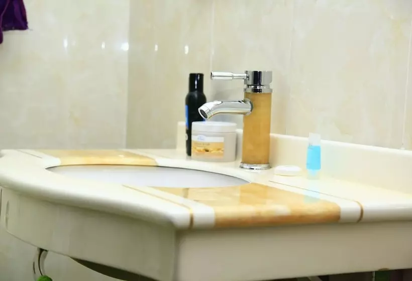 هتل Golden Zambezi Lodge