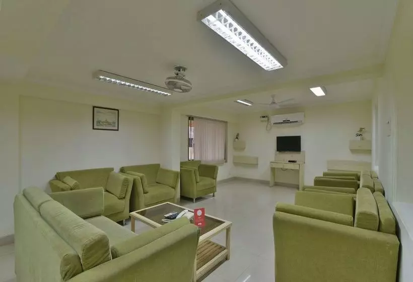 ホテル Pramila Court