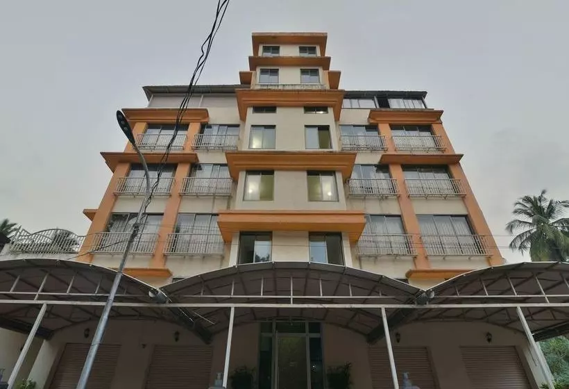 ホテル Pramila Court