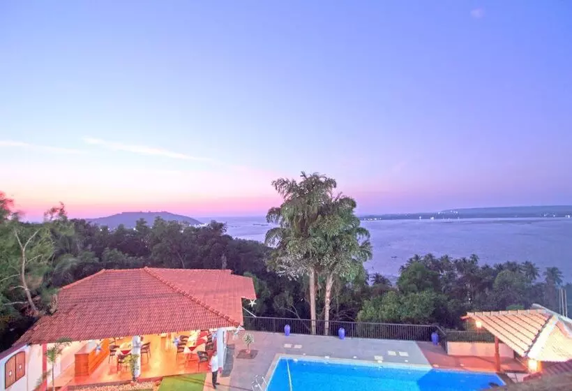 Hotelli Raposo Resorts