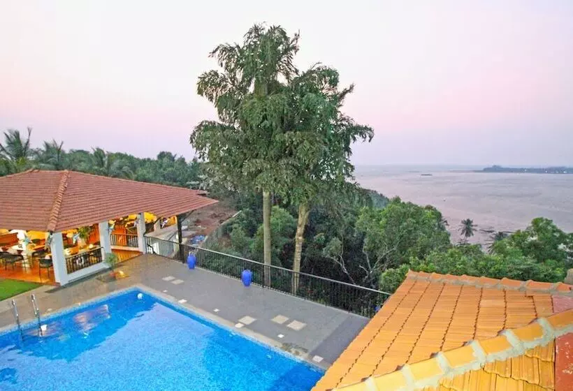 Hotelli Raposo Resorts