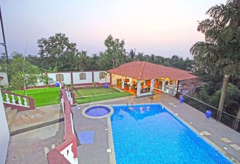 Hotelli Raposo Resorts