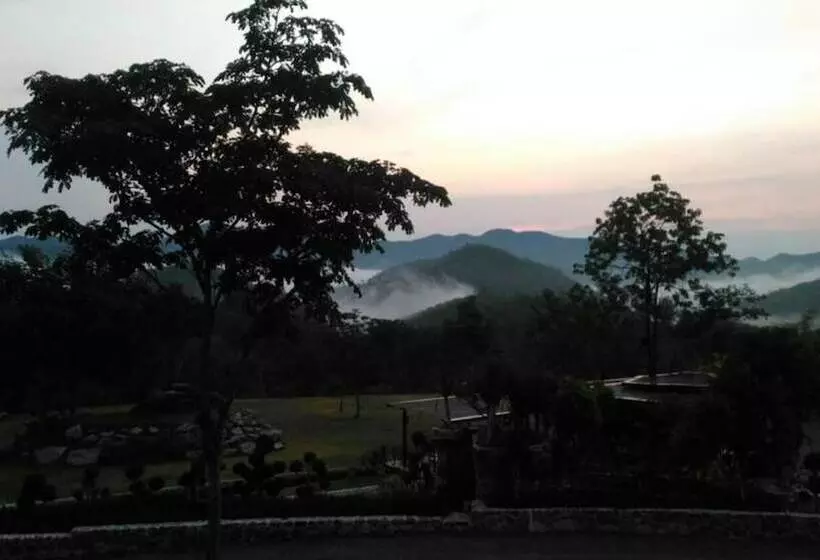 Hotelli The Triple M Mountain Resort