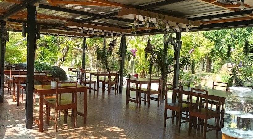 בית מלון כפרי The Triple M Mountain Resort