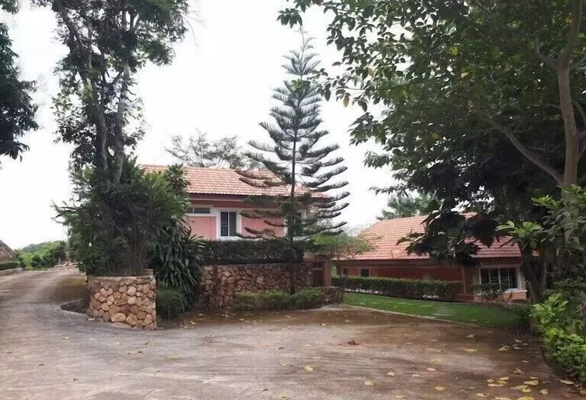 Hotelli The Triple M Mountain Resort