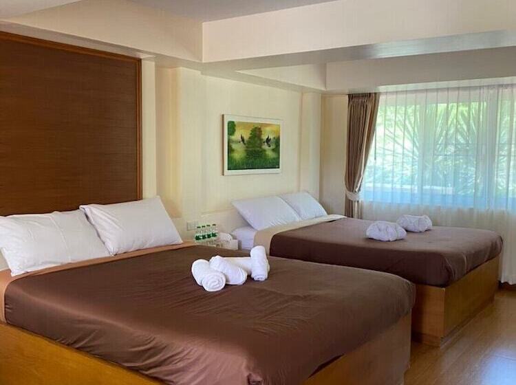 בית מלון כפרי The Triple M Mountain Resort