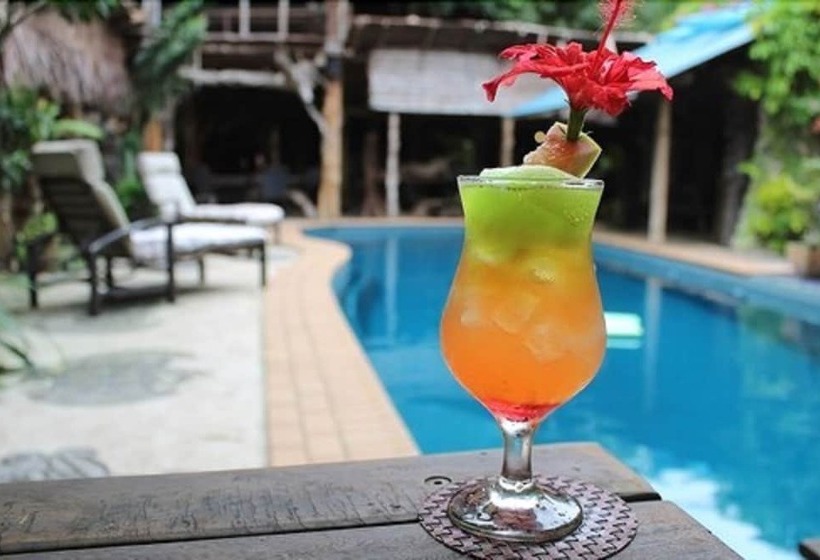 هتل Vanuatu Secret Garden Resort