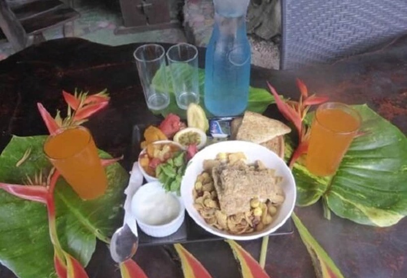 هتل Vanuatu Secret Garden Resort