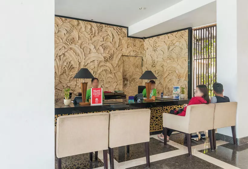 ホテル Zen Rooms Raya Kuta 3