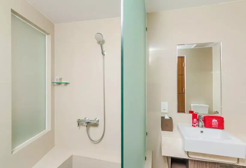 ホテル Zen Rooms Raya Kuta 3