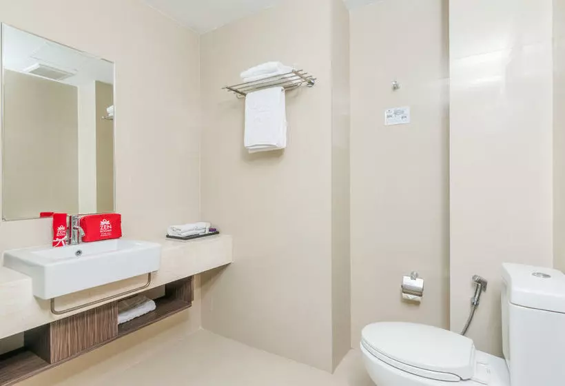 ホテル Zen Rooms Raya Kuta 3