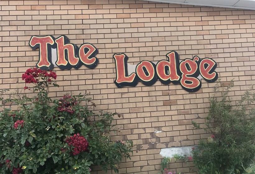 모텔 Snowy Mountains Motor Inn