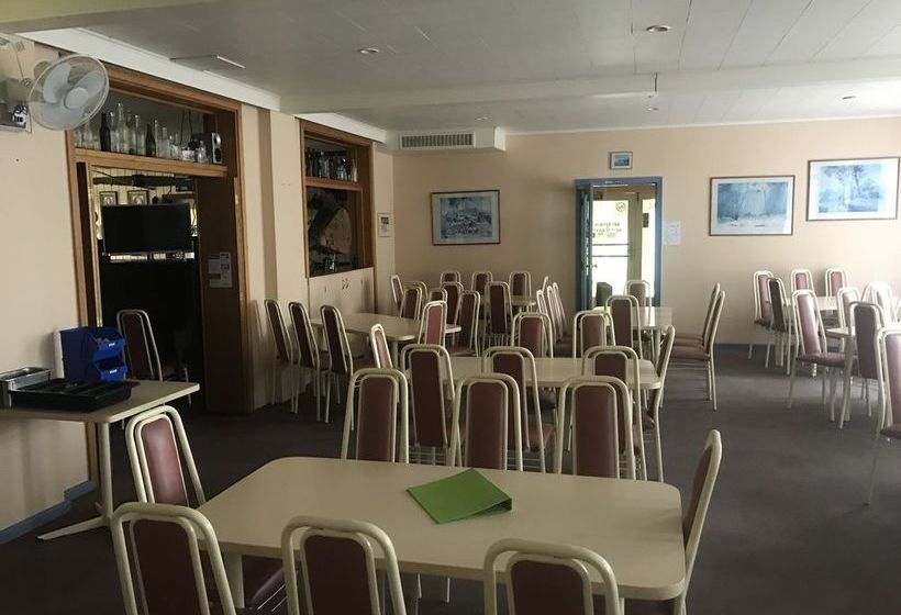 모텔 Snowy Mountains Motor Inn