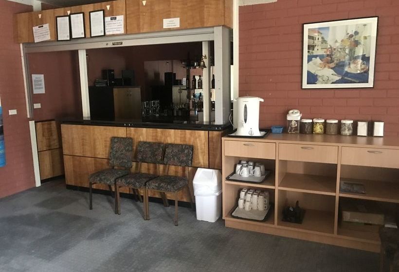 모텔 Snowy Mountains Motor Inn