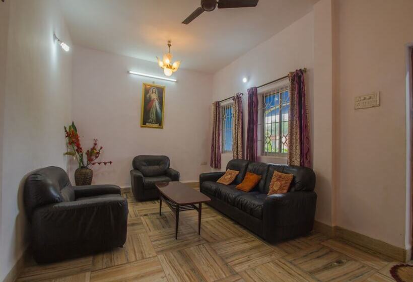 Oyo 16923 Home Graceful Studio