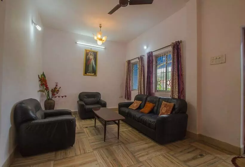 Oyo 16923 Home Graceful Studio