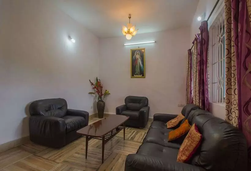 Oyo 16923 Home Graceful Studio