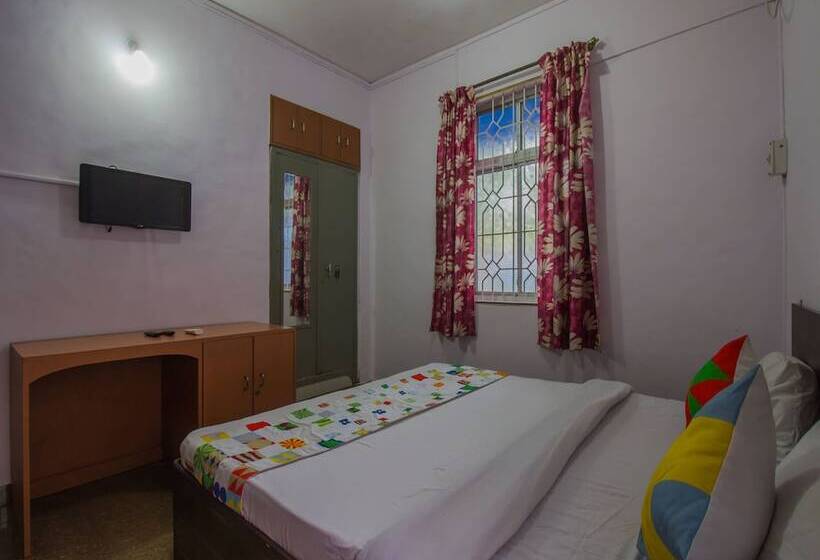 Oyo 16923 Home Graceful Studio