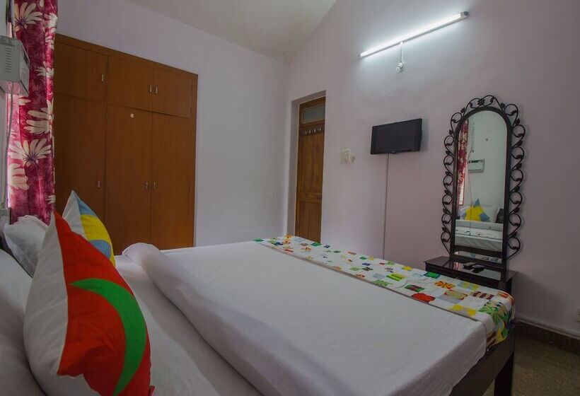 Oyo 16923 Home Graceful Studio