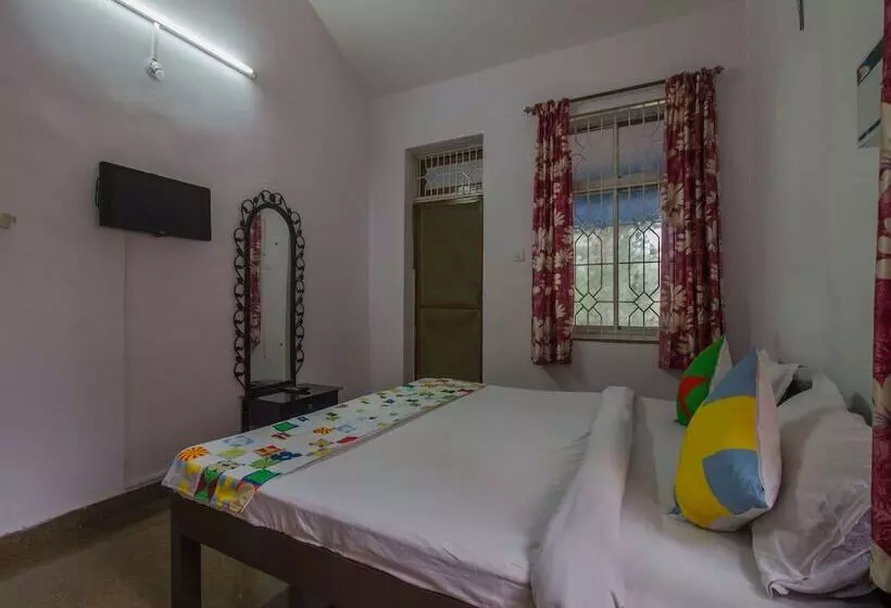 Oyo 16923 Home Graceful Studio