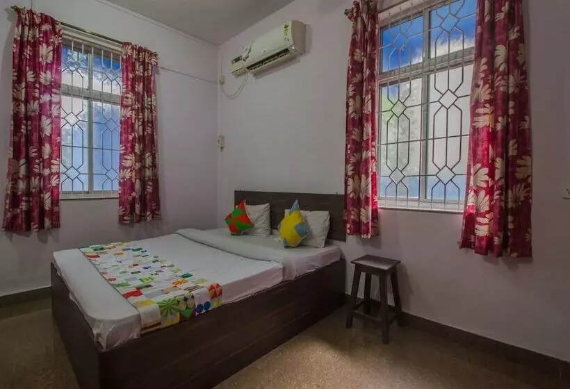 Oyo 16923 Home Graceful Studio