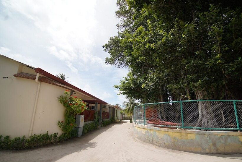 پانسیون Banyan Villa Maldives Dhangethi