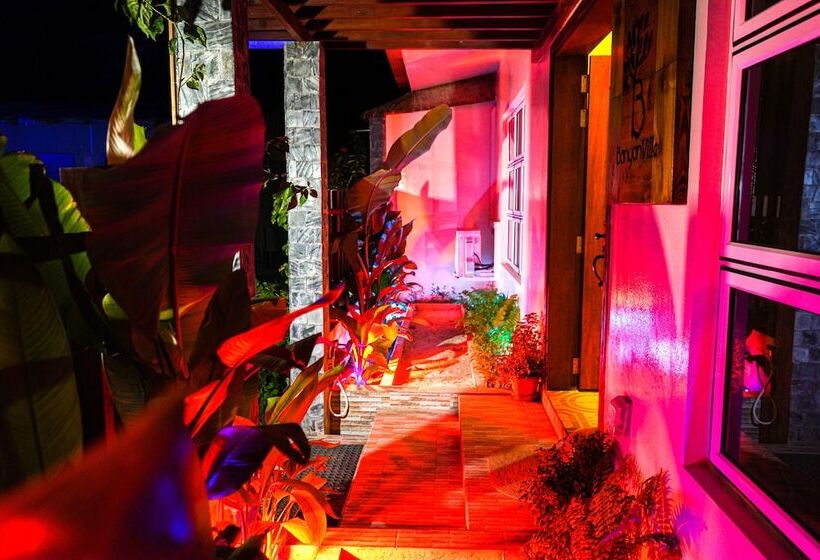 پانسیون Banyan Villa Maldives Dhangethi