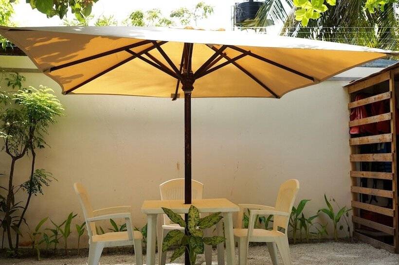 پانسیون Banyan Villa Maldives Dhangethi