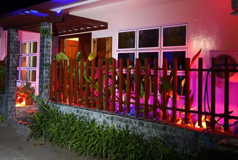 پانسیون Banyan Villa Maldives Dhangethi