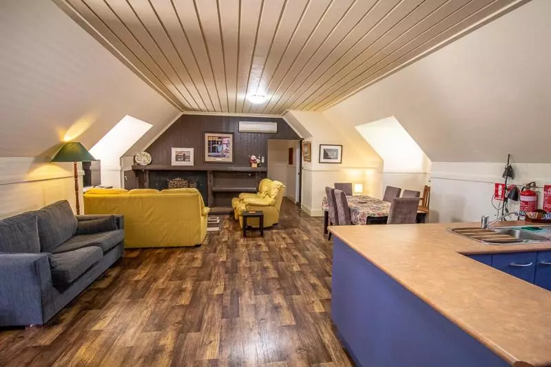 ペンション Gold Mine Guest House And Cafe