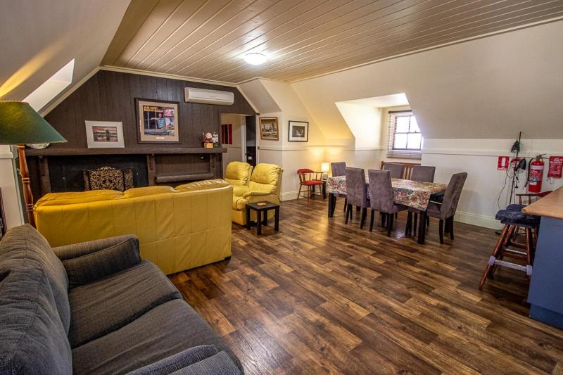 Пансион Gold Mine Guest House And Cafe