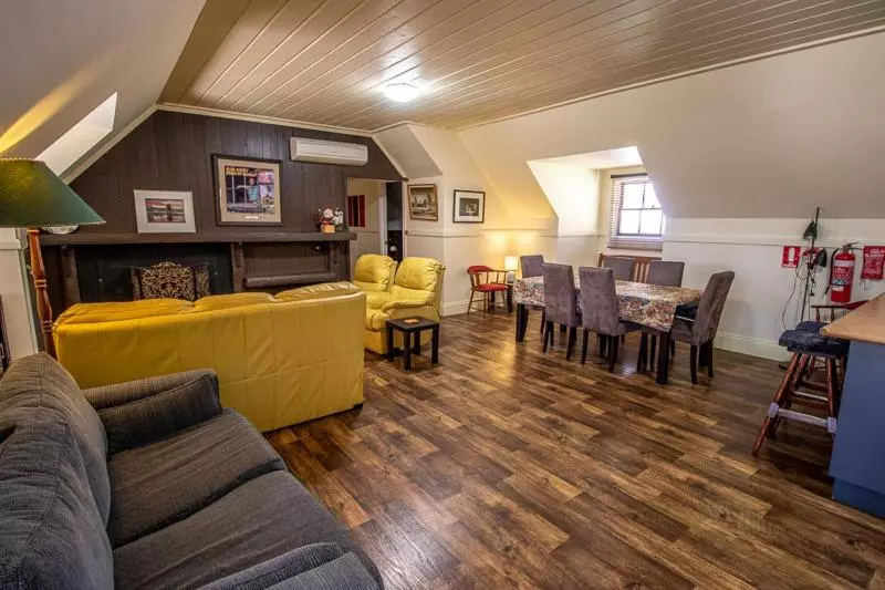 ペンション Gold Mine Guest House And Cafe