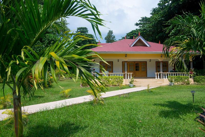 پانسیون Zerof Guest House