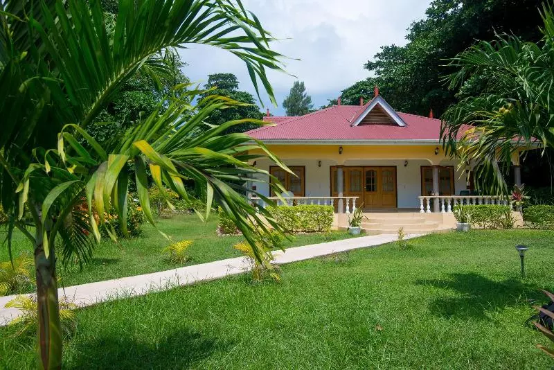 پانسیون Zerof Guest House