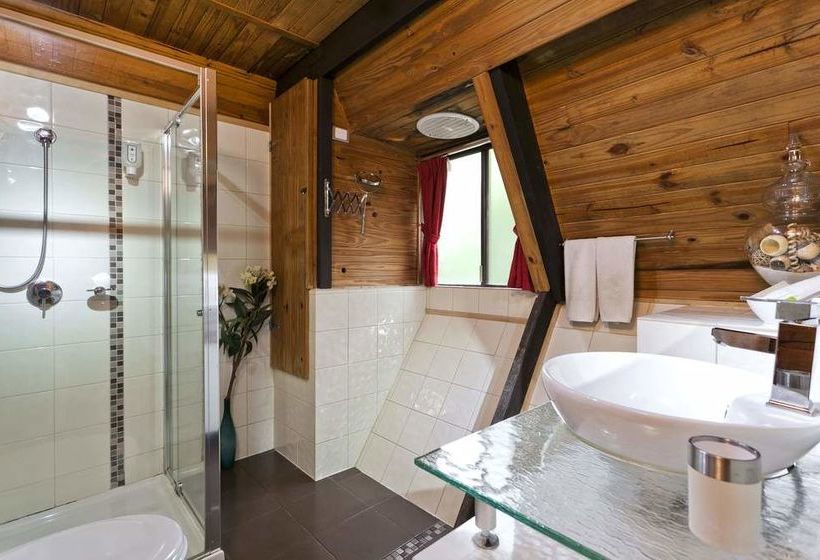 The Mouses House Rainforest Retreat